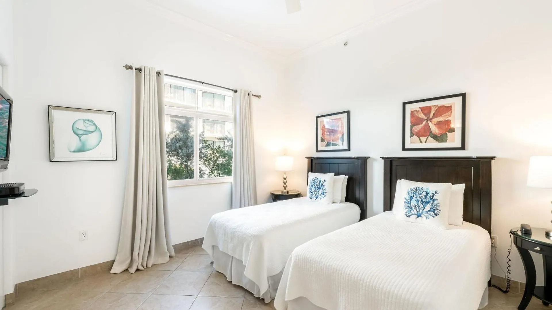 South Bay Beach Club 8 - 2 Bedroom 2 Bathroom Unit ジョージ・タウン